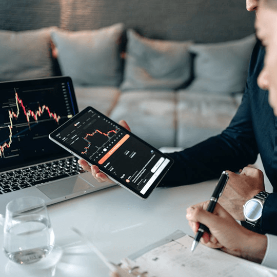 QuantexAI crypto investment experts team